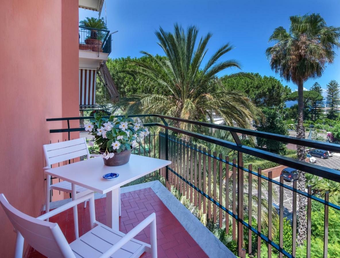 Solymar Apartments ソレント エクステリア 写真